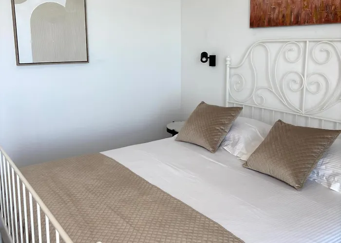 아파트호텔 Stella's Beachfront 3*