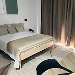 아파트호텔 Stella's Beachfront - - Free Parking