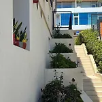 아파트호텔 Stella's Beachfront - - Free Parking