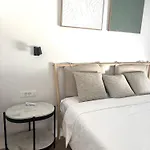 아파트호텔 Stella's Beachfront - - Free Parking 3*