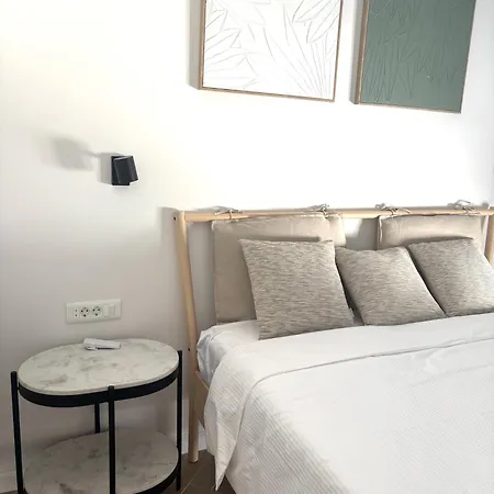 Appart hôtel Stella's Beachfront - - Free Parking 3*