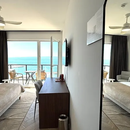 Stella'S Beachfront Aparthotel