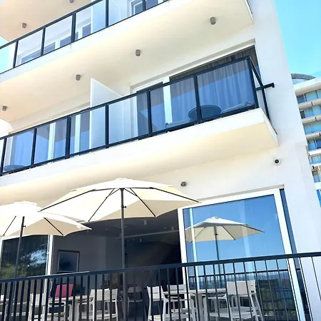 Stella's Beachfront - - Free Parking Appart hôtel