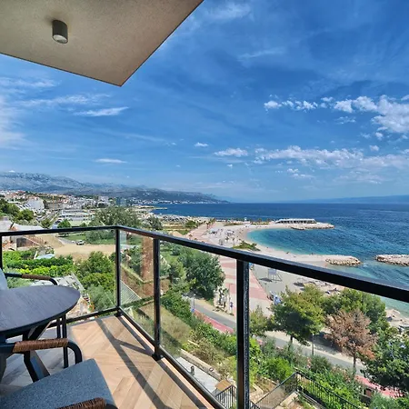 Stella's Beachfront - - Free Parking Split