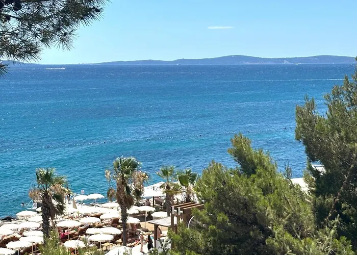 Stella's Beachfront 3*