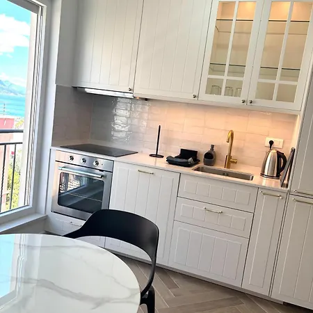 Stella's Beachfront 3*