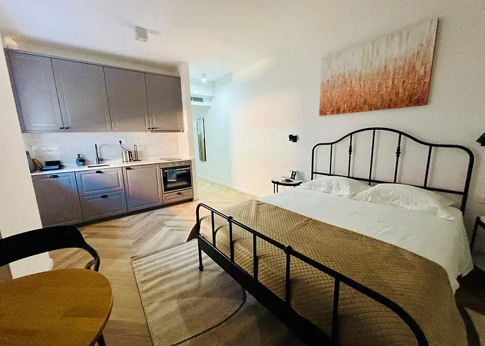 Stella's Beachfront سبليت